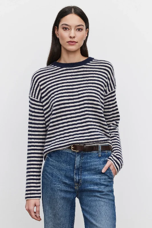 Chic Outfits Monica