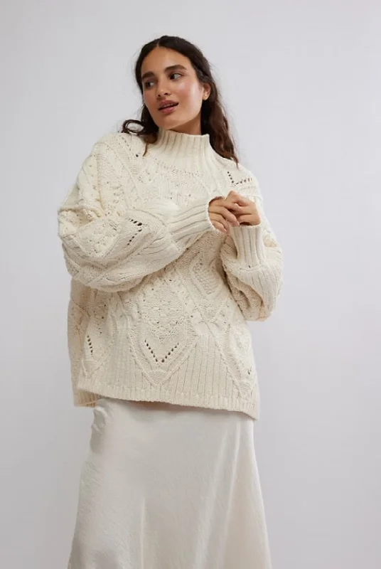 Feminine Allure Heart you Pullover