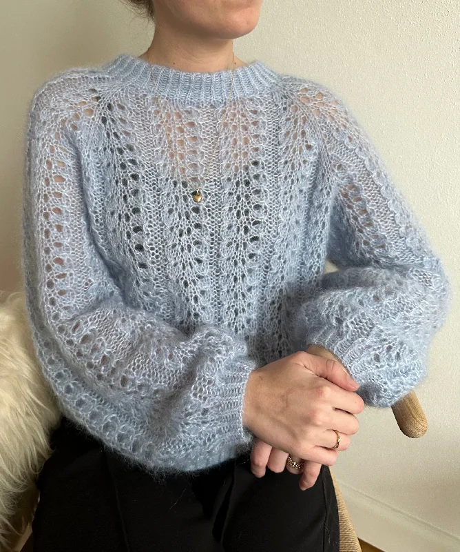 Versatile Wardrobe Essentials Acanthus Sweater Fluffy - English